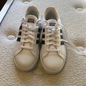 Adidas Sneakers